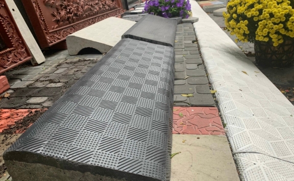 BTC BÓ VỈA HOA VĂN 3D